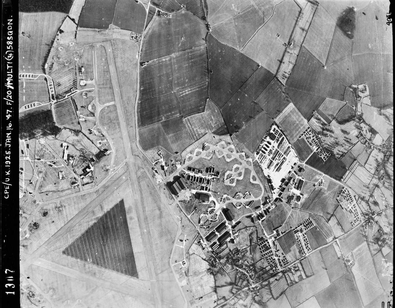 008Alconbury_Airfield_-_1947.jpg
