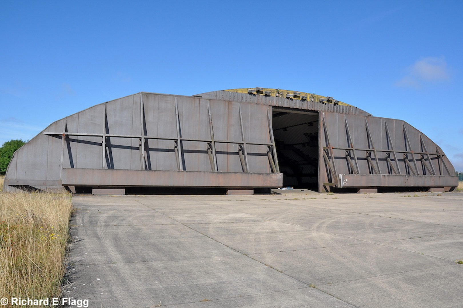 018U-2 : TR-1 Hardened Aircraft Shelter - 3 September 2010.png