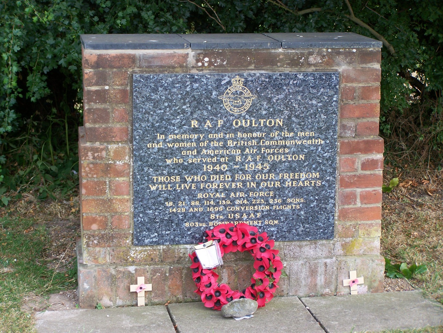 012Unit memorial by crossroads at Oulton Street to north-east of airfield. 14:7:06.JPG