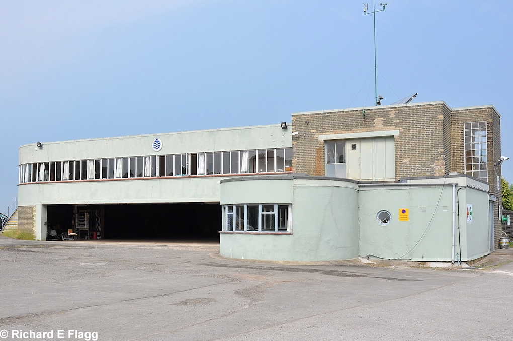 003London Gliding Club Hangar & Clubhouse - 26 June 2010.png