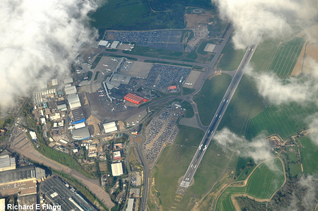 002Aerial View 2 of Luton Airport - 18 April 2014.png