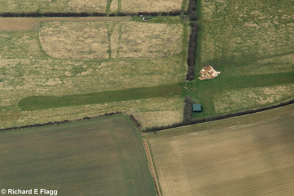 004Aerial View of College Farm Airstrip - 14 March 2009.png