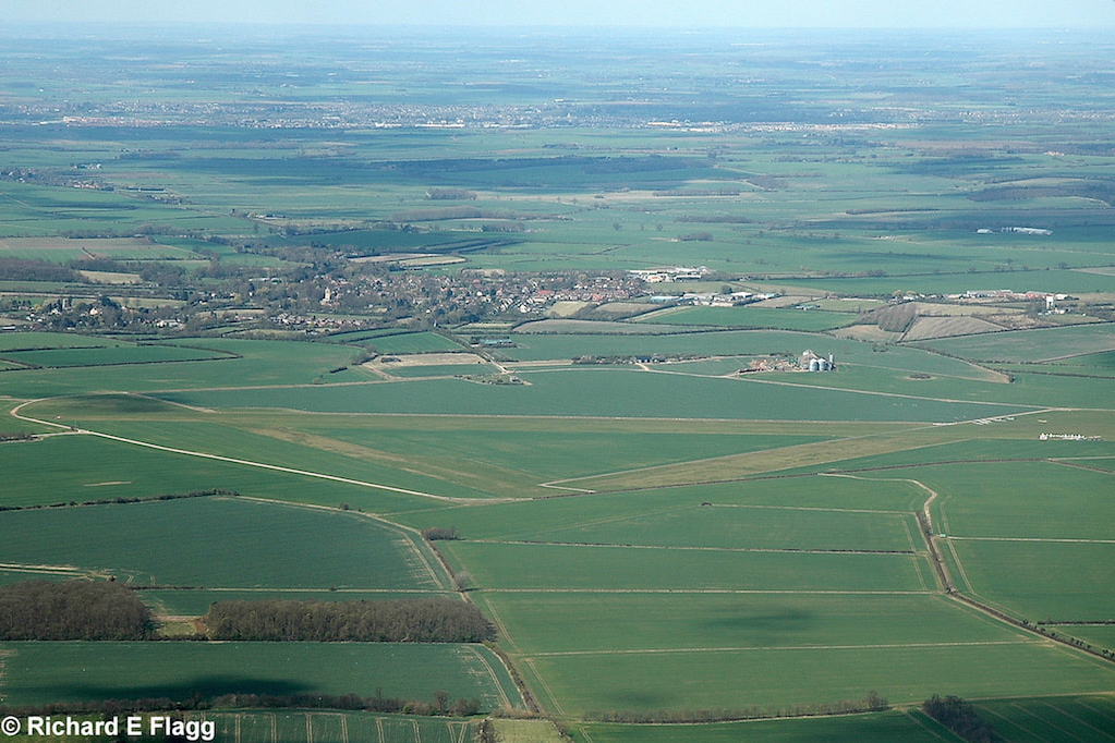 002Aerial View of RAF Gransden Lodge Airfield - 5 April 2009.png