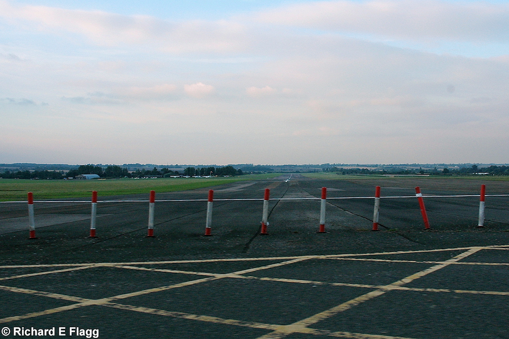 007Runway 02:20. Looking north from the runway 02 threshold - 30 August 2007.png
