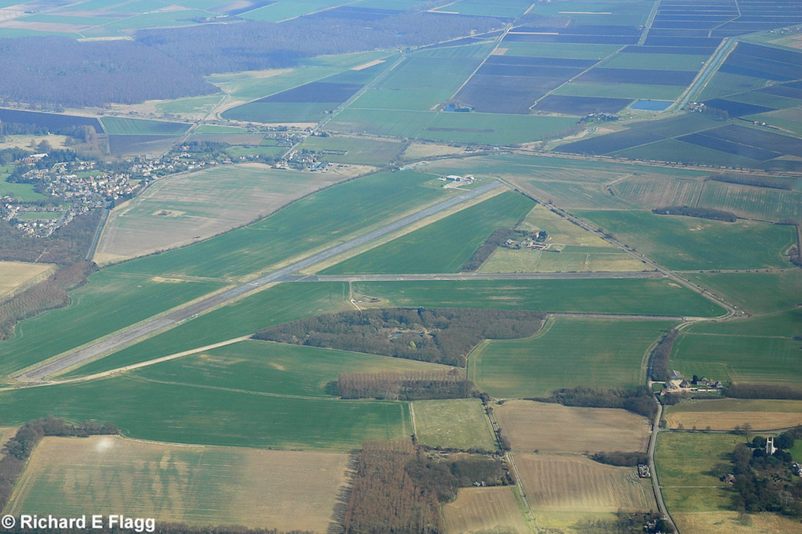 007Aerial View 2 of RAF Glatton Airfield - 22 March 2009.png