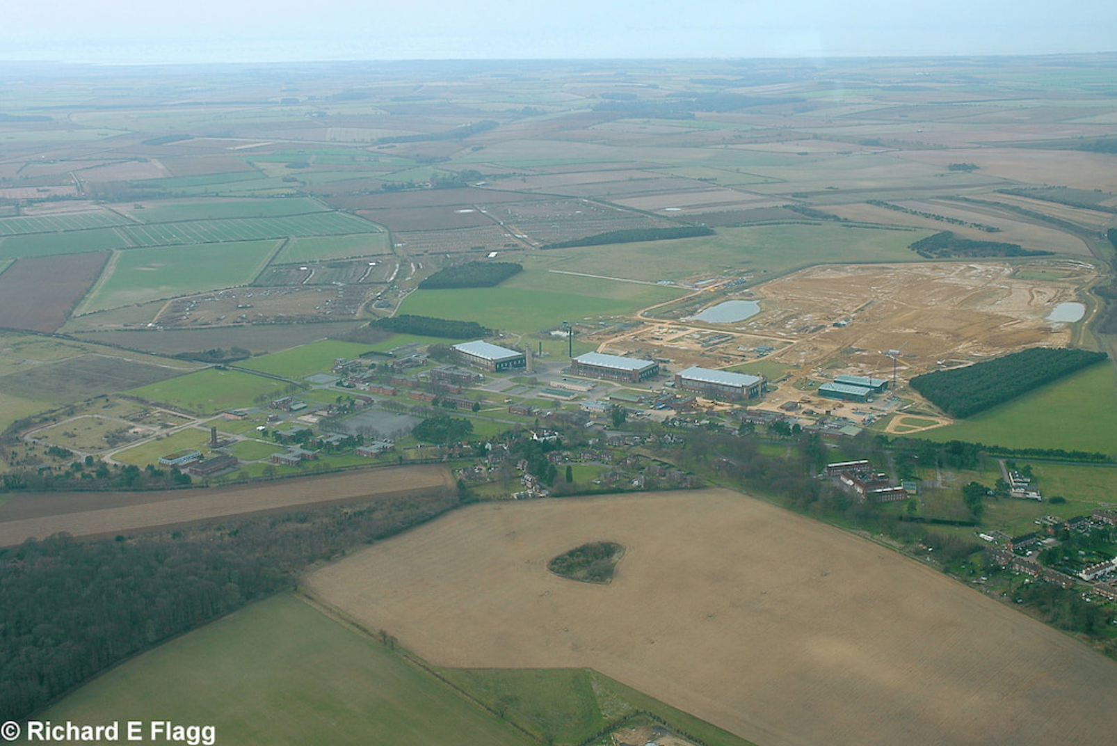018Aerial View 2 of RAF Bircham Newton Airfield - 15 March 2009.png