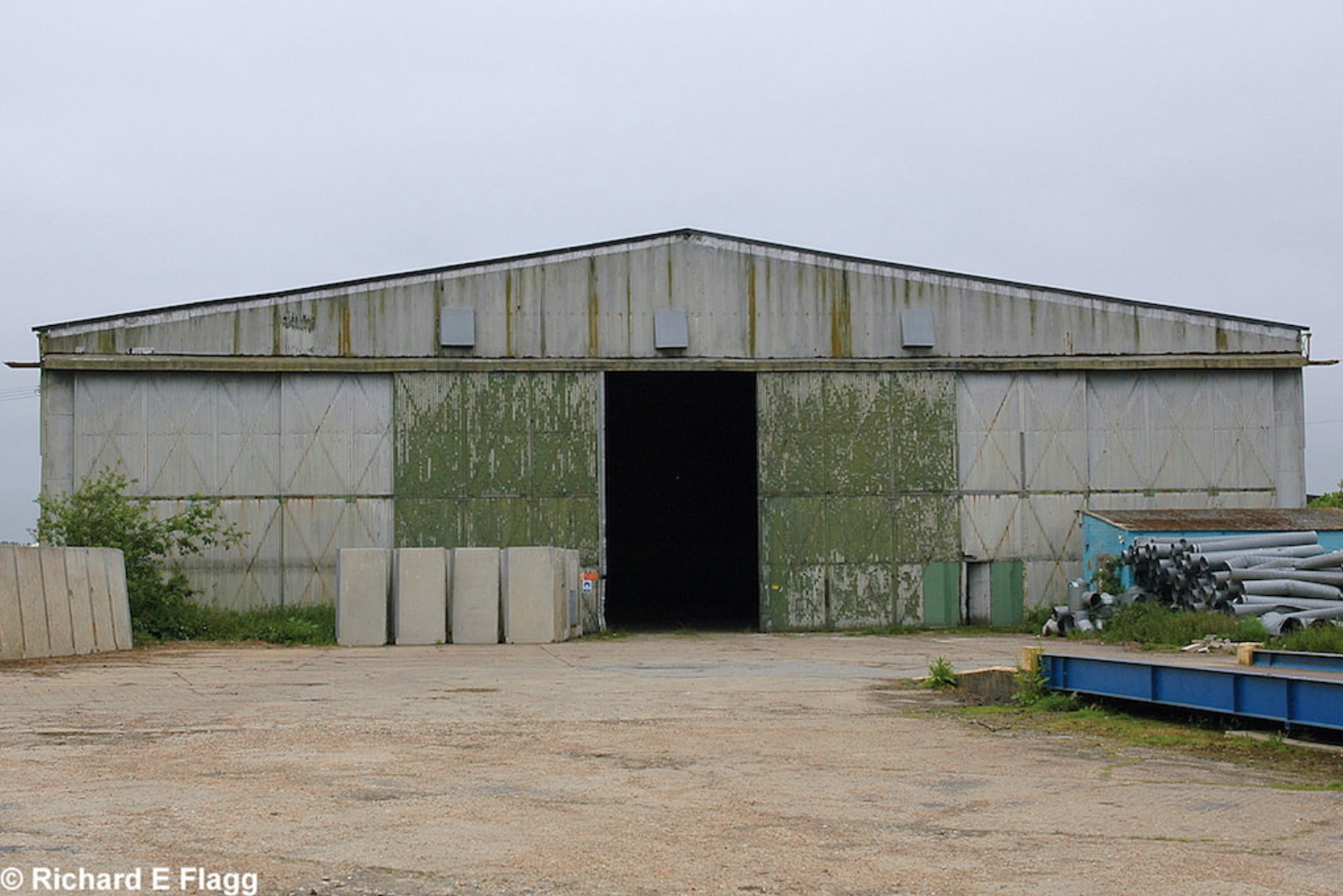 012T2 Type Aircraft Shed - 25 May 2007.png
