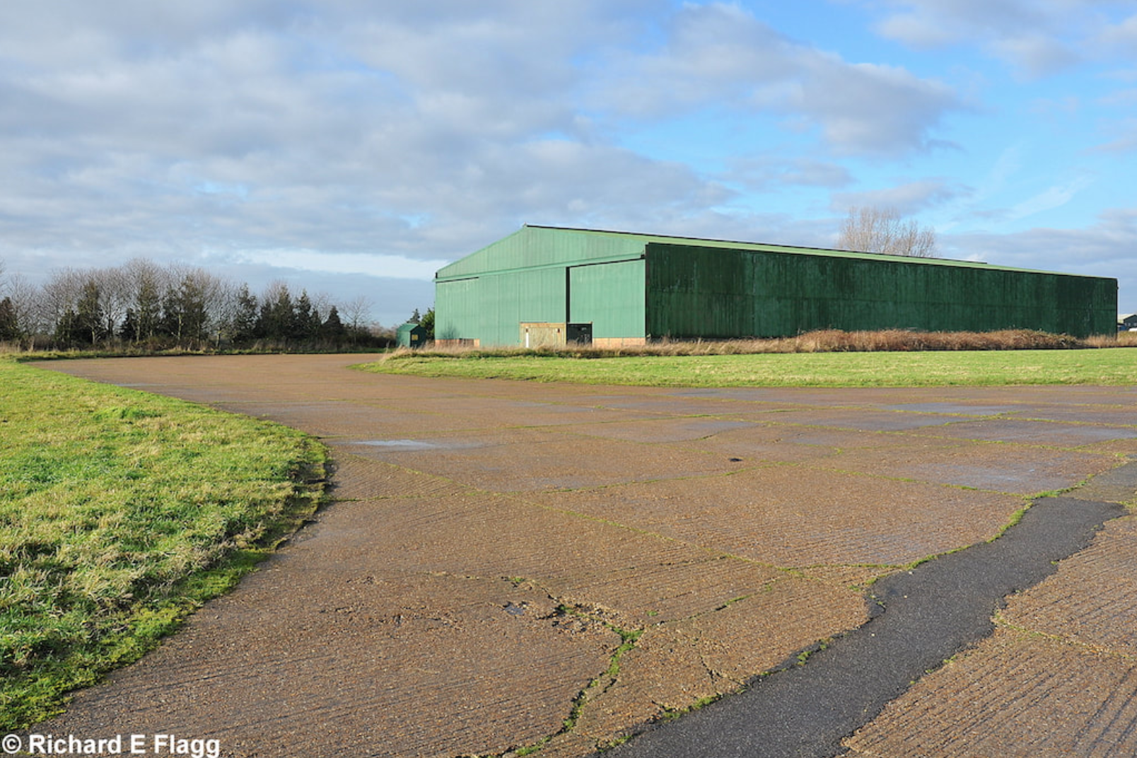 007T2 Type Aircraft Shed - 8 December 2009.png
