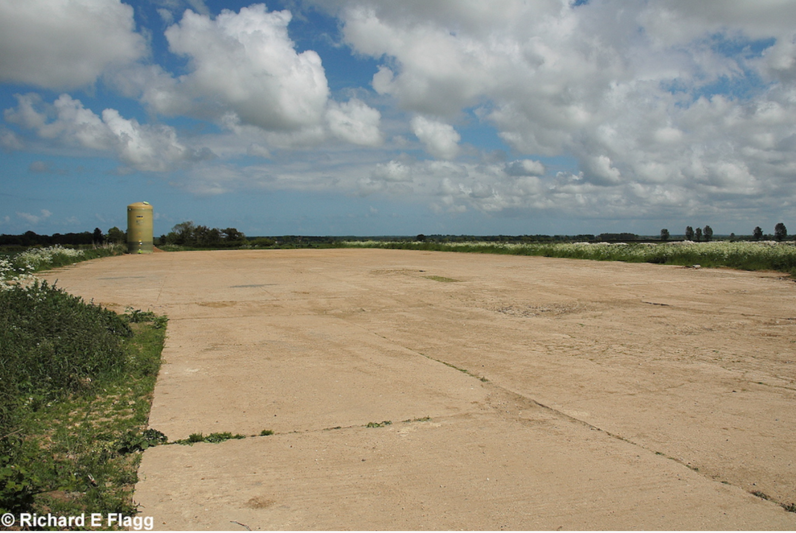 010Hangar : T2 Type Aircraft Shed (Site of) - 18 May 2008.png