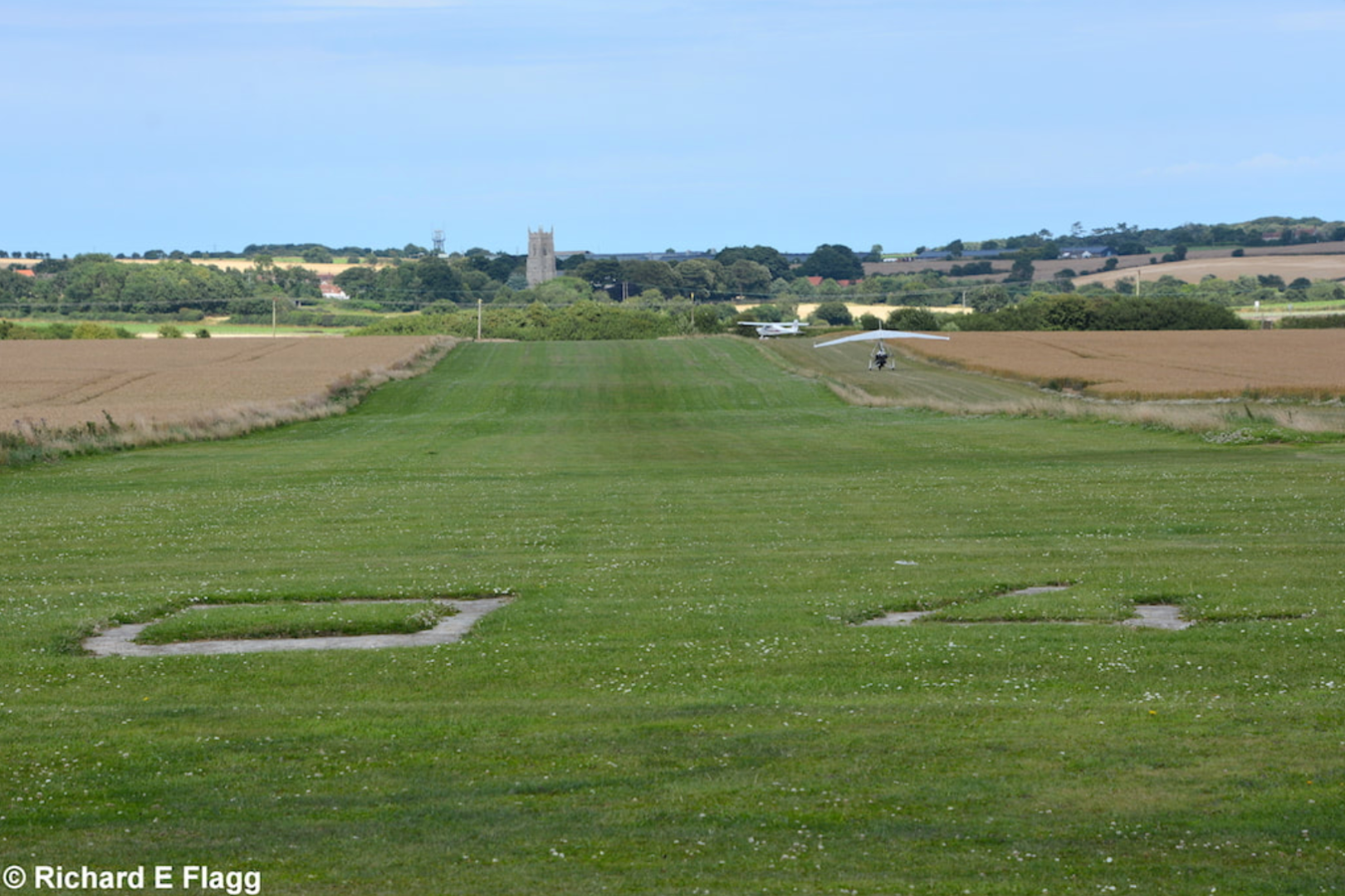 007Runway 04:22. Looking north east from the runway 04 threshold - 22 July 2017.png