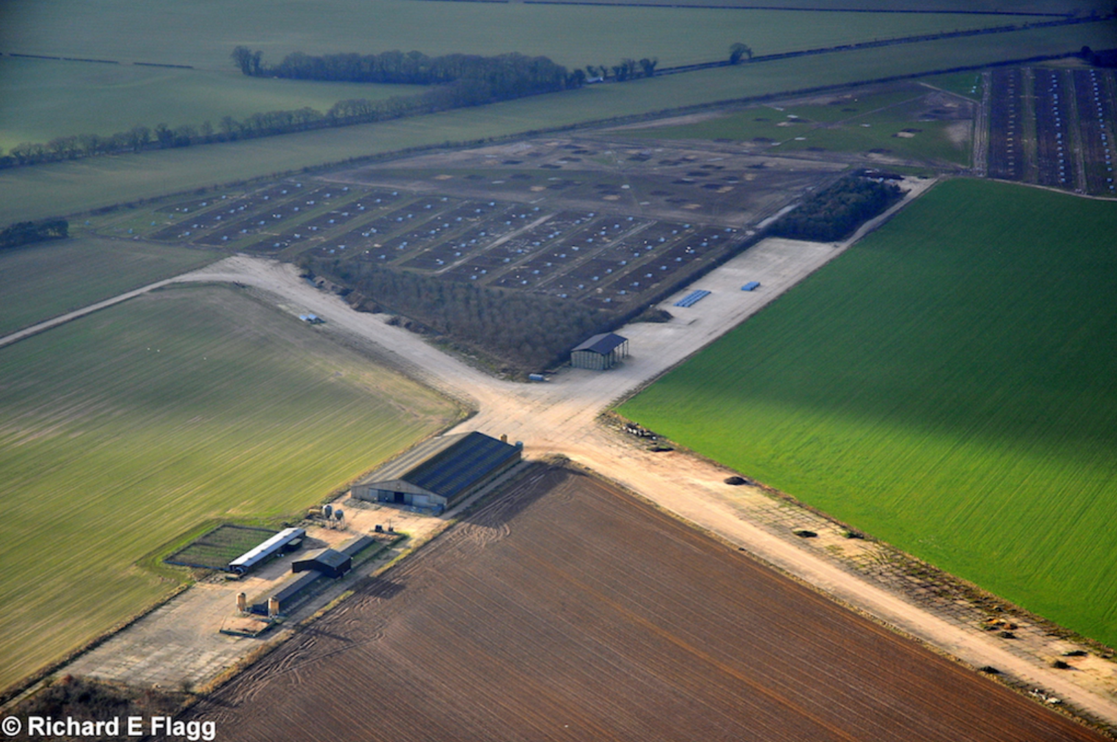 016Aerial view of RAF Oulton Airfield - 30 January 2011.png